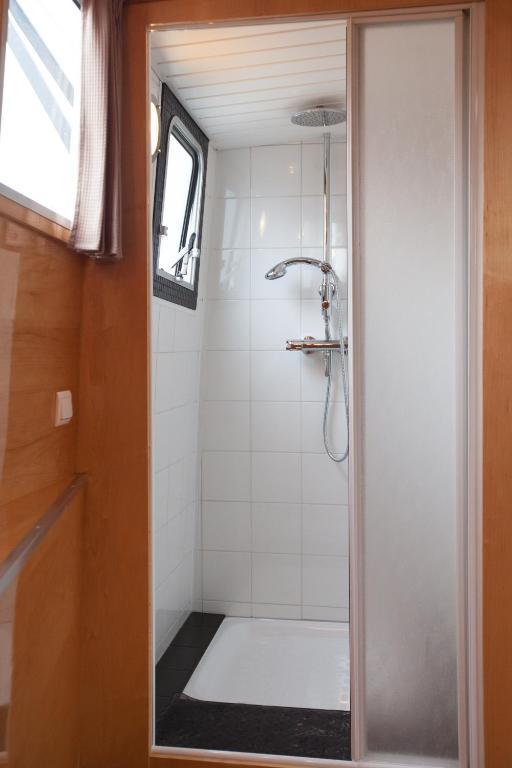 Bed & Breakfast Houseboat Ms 3 Gebroeders Amsterdam